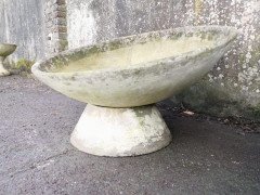 Willy Guhl for Eternit, Mint Pair of Mid- Century Modern Concrete Garden Planters - Thumbnail 7