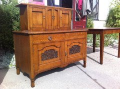 George Walton Style of a Small Arts & Crafts Oak Sideboard with Floral Carvings - Thumbnail 2