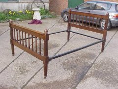 Shapland & Petter, Arts & Crafts Oak Double Bed with Acorn Tops to Each Corner - Thumbnail 2