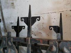 Tall Set of A&c Cast Iron Gates in the Glasgow-Style with Split Heart Details - Thumbnail 6