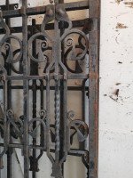 Tall Set of A&c Cast Iron Gates in the Glasgow Style with Split Heart Details - Thumbnail 9