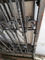 Tall Set of A&c Cast Iron Gates in the Glasgow-Style with Split Heart Details - Thumbnail 12