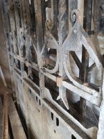 Tall Set of A&c Cast Iron Gates in the Glasgow Style with Split Heart Details - Thumbnail 14