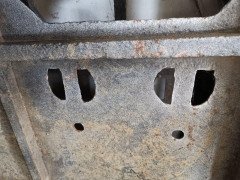 Tall Set of A&c Cast Iron Gates in the Glasgow-Style with Split Heart Details - Thumbnail 15