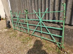 Pair of Mid Victorian Handwrought Iron Meadow Gates with Simple Scroll Details - Thumbnail 3