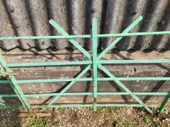 Pair of Mid Victorian Handwrought Iron Meadow Gates with Simple Scroll Details - Thumbnail 7