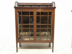 E. W. Godwin for Collinson & Lock. An Anglo-Japanese Mahogany & Satinwood Cabinet - Thumbnail 2