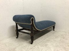 Good Quality Aesthetic Movement Mahogany Chaise Lounge Attributed to Morris & Co - Thumbnail 5