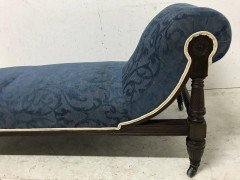 Good Quality Aesthetic Movement Mahogany Chaise Lounge Attributed to Morris & Co - Thumbnail 6