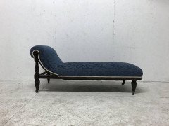 Good Quality Aesthetic Movement Mahogany Chaise Lounge Attributed to Morris & Co - Thumbnail 8
