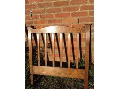 Good Quality Pair of Arts & Crafts Single Oak Beds in the Manner of Heals - Thumbnail 2
