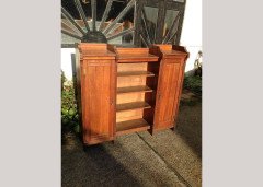 Lambs of Manchester (attributed). an Arts and Crafts Oak Bookcase - Thumbnail 3