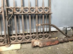 A Pair of Gothic Revival Cast Iron Gates with Acorn Finials & the Original Posts - Thumbnail 1