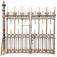A Pair of Gothic Revival Cast Iron Gates with Acorn Finials & the Original Posts - Thumbnail 8