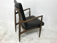 Finn Juhl Attributed, Scandinavian Teak Armchair with a Sculptural Design - Thumbnail 4