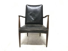 Finn Juhl, attributed. Scandinavian Teak Armchair with a Sculptural Design - Thumbnail 2
