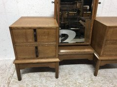 Gordon Russell. an Arts & Crafts Cotswold Oak Dressing Table and Matching Stool - Thumbnail 5
