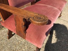 Arts & Crafts Style Settee with Clover Leaf Carvings and Pegged Construction - Thumbnail 5