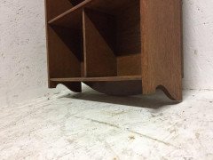 Shapland and Petter, an Arts & Crafts Hanging Oak Bookcase with Copper Plaque - Thumbnail 5