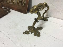 A W N Pugin attri, A single brass door handle from the Palace of Westminster - Thumbnail 3