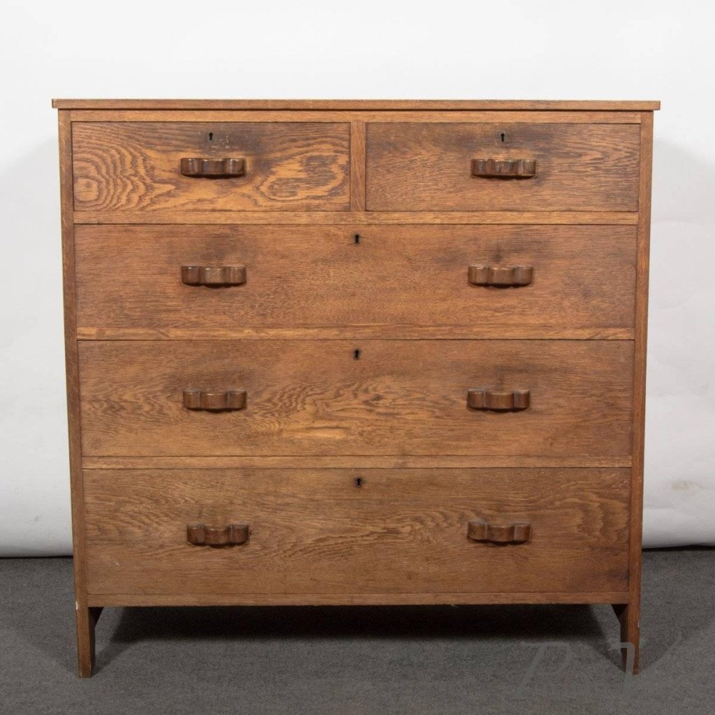 Img_1149_Arts_and_Crafts_oak_chest_of_drawers_fitted_with_two_short_and_three_long_drawers_shaped_walnut_handles_width_95cm_x_depth_47cm_x_height_97cm_master