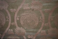 Edward William Godwin. a Rare and Important Anglo- Japanese Walnut and Silk Fire Screen in the Japanese Torii Gate Style - Thumbnail 1