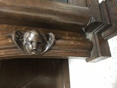 John Ednie Arts & Crafts Glasgow Oak over Mantle, Carved Cherubs and Stain Glass - Thumbnail 6