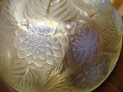 Lalique Dahlias Fruit Bowl with Vivid Vaseline Details to the Dahlia Heads - Thumbnail 2