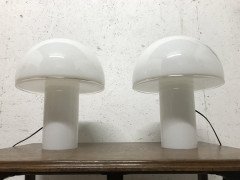 Vetri Murano, a Rare Pair of Midcentury White Opaque Glass Mushroom Lamps - Thumbnail 3