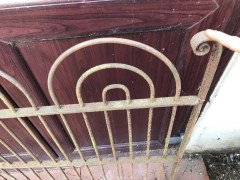 Four Georgian Wrought Iron Railing Lengths with Hand- Formed Circular End Finials - Thumbnail 8
