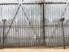 Four Georgian Wrought Iron Railing Lengths with Hand-Formed Circular End Finials - Thumbnail 5
