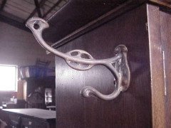 E. A. Taylor, attributed. Made by Wylie & Lochhead. An Arts & Crafts Oak Hallstand - Thumbnail 3