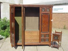 Bruce Talbert for Gillow. a Walnut, Amboyna, Ebonized and Gilt Bedroom Suite. - Thumbnail 5