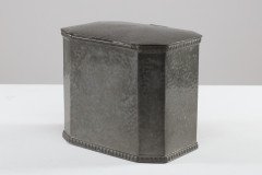 W a Perry an Arts & Crafts Hand Hammered Pewter Box with an Oval Turquoise Jewel - Thumbnail 5
