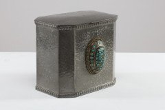 W a Perry an Arts & Crafts Hand Hammered Pewter Box with an Oval Turquoise Jewel - Thumbnail 7