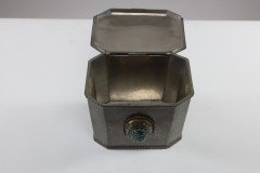 W a Perry an Arts & Crafts Hand Hammered Pewter Box with an Oval Turquoise Jewel - Thumbnail 11