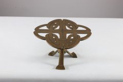 Margaret Gilmour (attributed). a Good Glasgow School Brass Trivet with Celtic Details - Thumbnail 5
