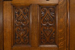 Shapland and Petter. A quality Glasgow style Arts and Crafts oak Hall cupboard - Thumbnail 8