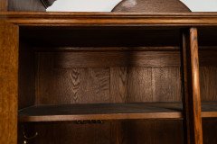 Shapland and Petter. A quality Glasgow style Arts and Crafts oak Hall cupboard - Thumbnail 13