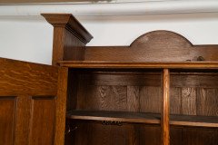 Shapland and Petter. A quality Glasgow style Arts and Crafts oak Hall cupboard - Thumbnail 14