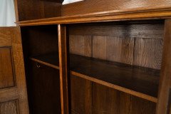 Shapland and Petter. A quality Glasgow style Arts and Crafts oak Hall cupboard - Thumbnail 17
