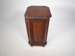 A. W. N Pugin Style of a Gothic Revival Oak Coal Purdonium with Linenfold Carving - Thumbnail 4