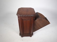 A. W. N Pugin Style of a Gothic Revival Oak Coal Purdonium with Linenfold Carving - Thumbnail 9