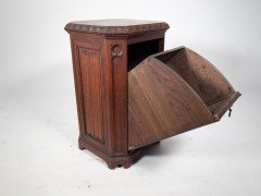 A. W. N Pugin Style of a Gothic Revival Oak Coal Purdonium with Linenfold Carving - Thumbnail 10