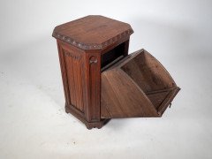A. W. N Pugin Style of a Gothic Revival Oak Coal Purdonium with Linenfold Carving - Thumbnail 11