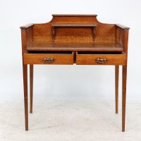 Wylie and Lochhead (attributed). a Good Arts and Crafts Oak Desk with a New Leather Writing Area - Thumbnail 2