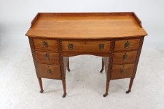 Waring and Gillow. an Arts and Crafts Bow Fronted Kneehole Twin Pedestal Desk - Thumbnail 12