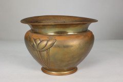 Margaret Gilmour School. A Glasgow-Style Brass Planter with Stylised Floral Detail - Thumbnail 2