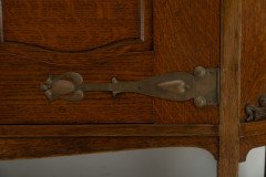 Liberty & Co., attributed. An English Arts & Crafts Oak Sideboard with Carved Decoration - Thumbnail 16
