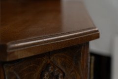 Liberty & Co., attributed. An English Arts & Crafts Oak Sideboard with Carved Decoration - Thumbnail 21